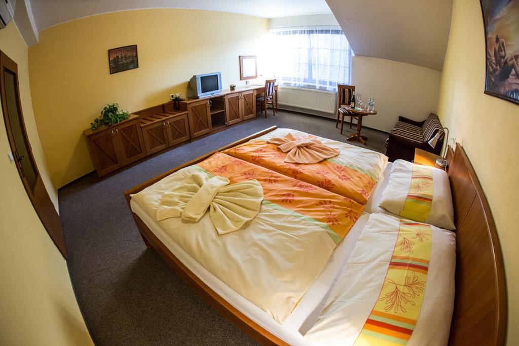 Hotel Na Jizni Prerov Ruang foto